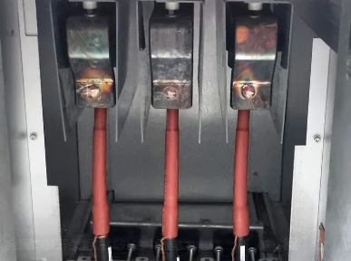 Хатуу орчныг арилгах: Хүйтний дээд зэргийн диэлектрик хүч чадал, хөгшрөлтийн кабель цуцлалт