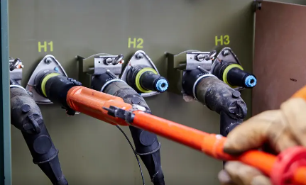 Дулаан хазайлтын гадна кабелийн ажлаас цааш: CASTED CASTERSEDS ХААНА