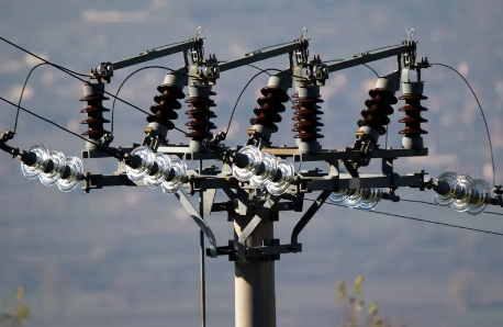 Үзэгдэх аюулгүй байдал: Өндөр хүчдэлийн салалтыг хатуужилж буй орчинд хатуу ширүүн орчинд байрлуулна